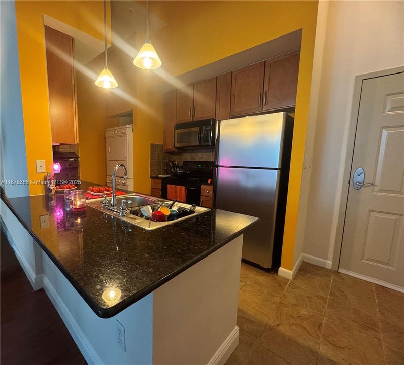 На продажу: $380,000 (1 спален, 1 ванн, 726 Квадратных фут)