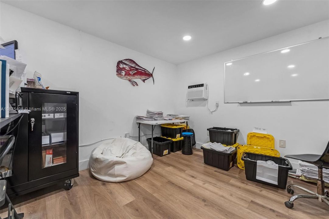 最近售出: $250,000 (0 贝兹, 0 浴室, 0 平方英尺)