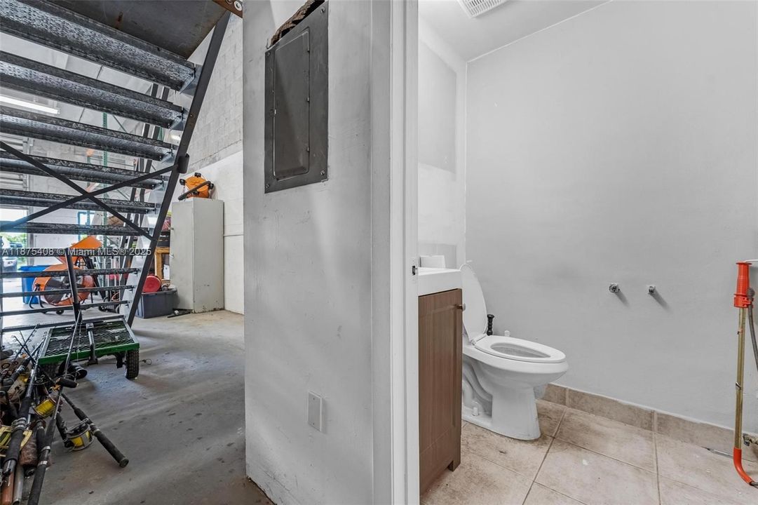 最近售出: $250,000 (0 贝兹, 0 浴室, 0 平方英尺)