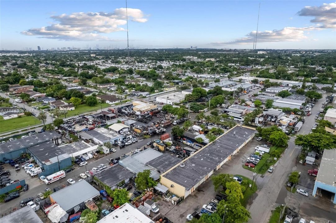 最近售出: $250,000 (0 贝兹, 0 浴室, 0 平方英尺)