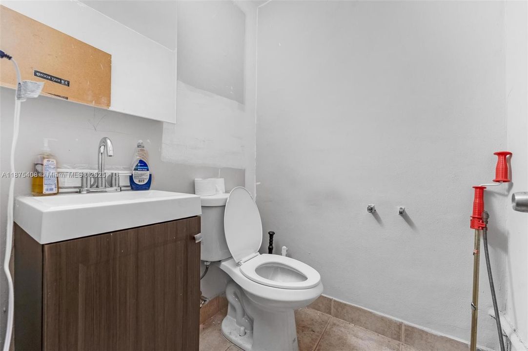 最近售出: $250,000 (0 贝兹, 0 浴室, 0 平方英尺)