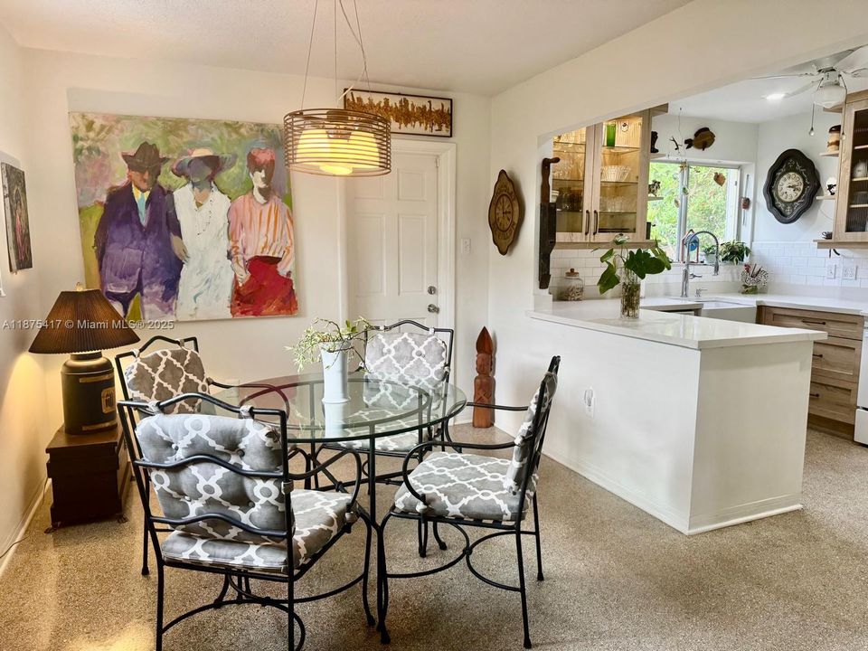 Activo con contrato: $599,999 (2 camas, 1 baños, 1368 Pies cuadrados)