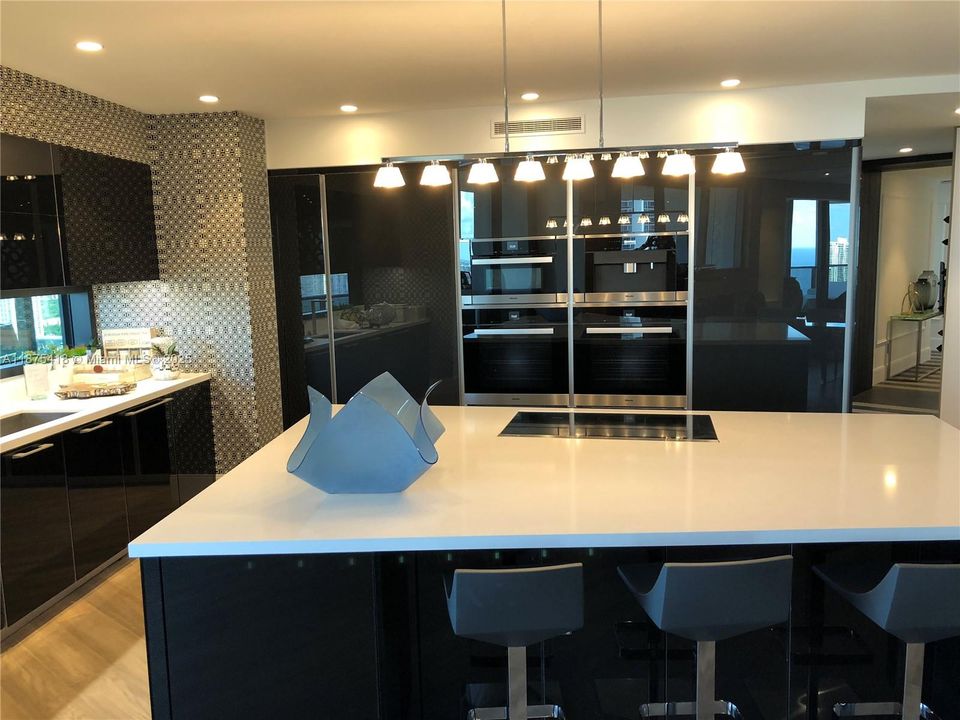 На продажу: $7,490,000 (3 спален, 4 ванн, 4154 Квадратных фут)