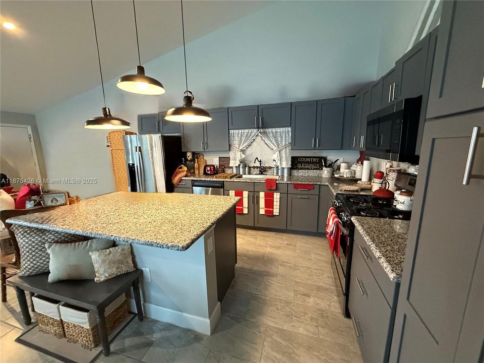 200 VILLAGE CIR #21LABELLE, FL 33935