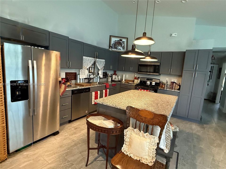 200 VILLAGE CIR #21LABELLE, FL 33935