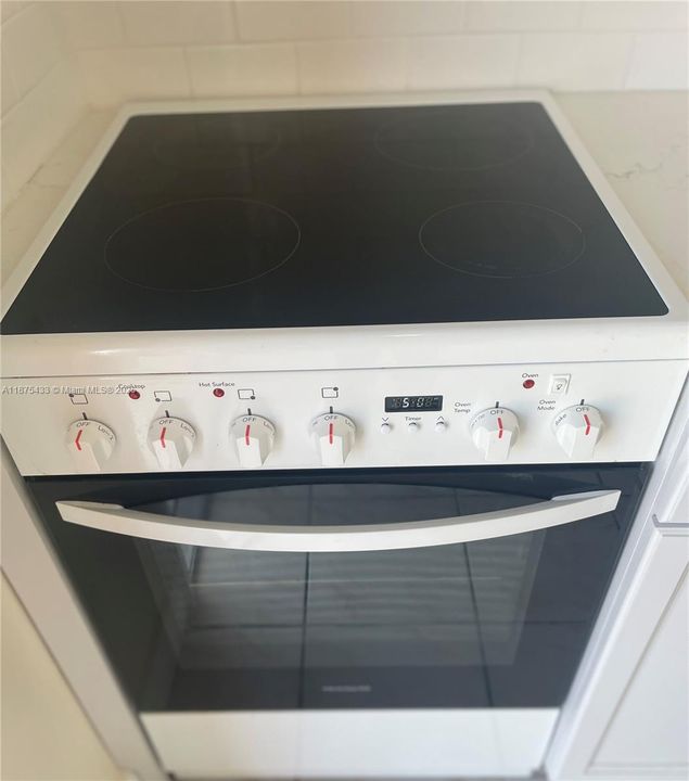 Active With Contract: $270,000 (2 beds, 1 baths, 725 Square Feet)