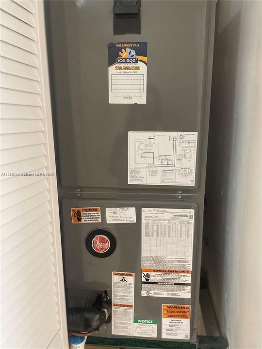 Active With Contract: $270,000 (2 beds, 1 baths, 725 Square Feet)