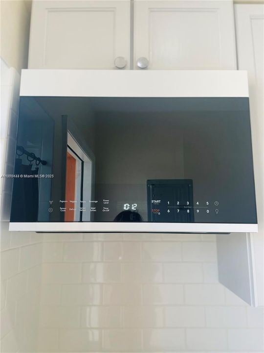 Active With Contract: $270,000 (2 beds, 1 baths, 725 Square Feet)