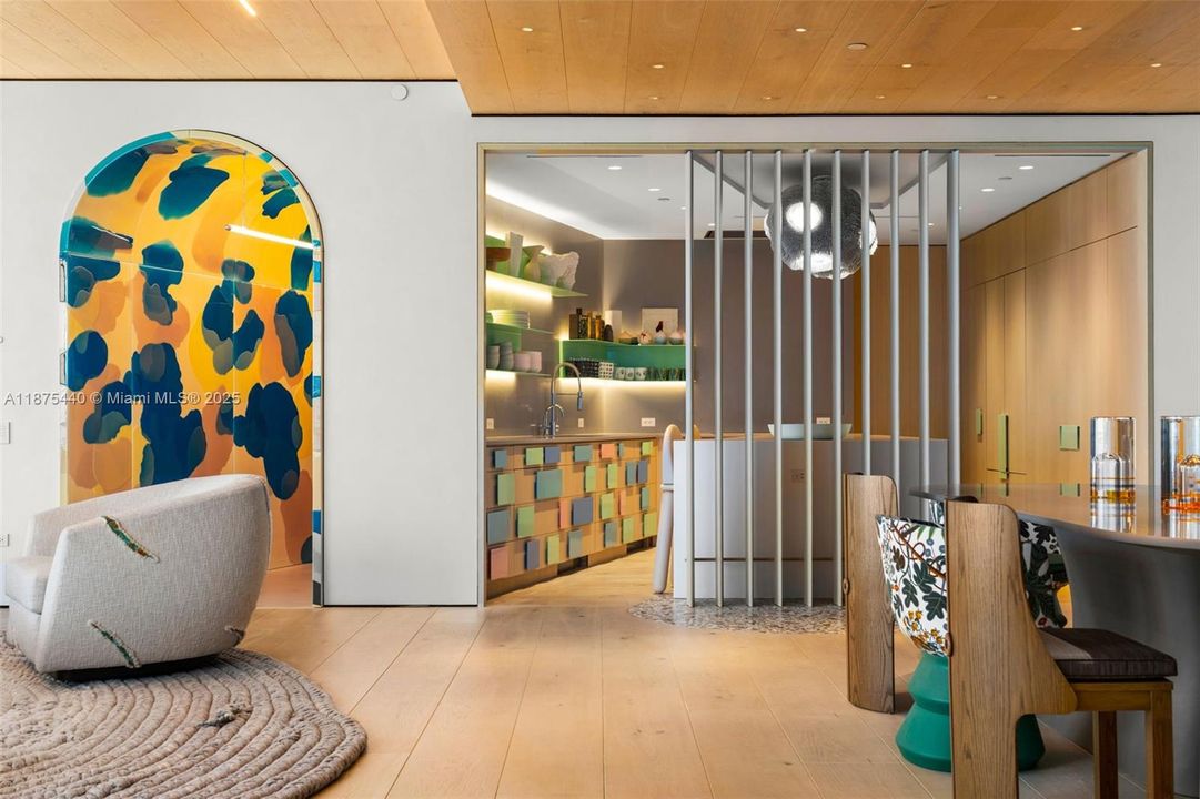 Recently Sold: $19,390,000 (4 beds, 5 baths, 3717 Square Feet)