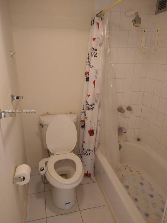 合同活跃: $228,500 (1 贝兹, 1 浴室, 767 平方英尺)