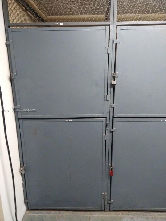 合同活跃: $228,500 (1 贝兹, 1 浴室, 767 平方英尺)