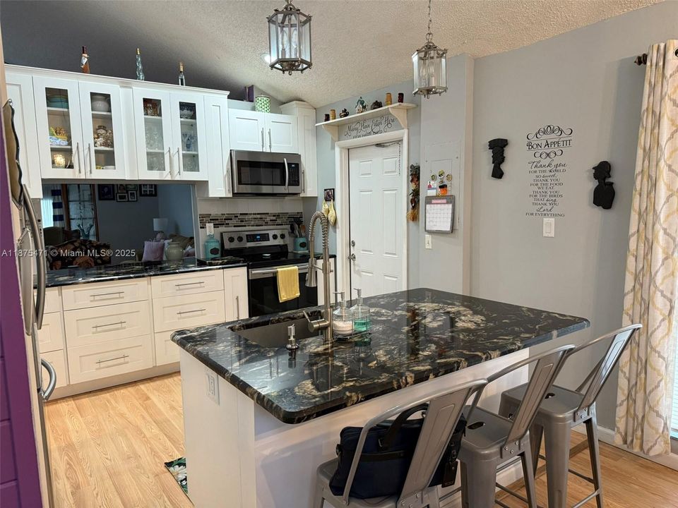 Recientemente alquilado: $900 (1 camas, 1 baños, 1765 Pies cuadrados)