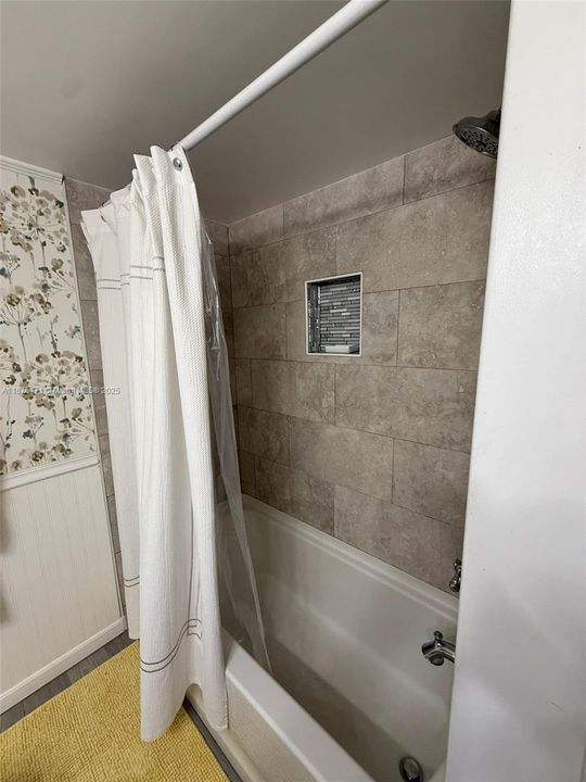 Recientemente alquilado: $900 (1 camas, 1 baños, 1765 Pies cuadrados)