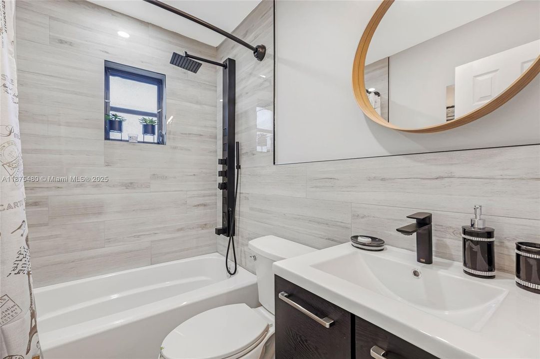 В аренду: $8,000 (4 спален, 3 ванн, 1984 Квадратных фут)