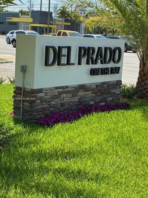 合同活跃: $1,975 (1 贝兹, 1 浴室, 1005 平方英尺)