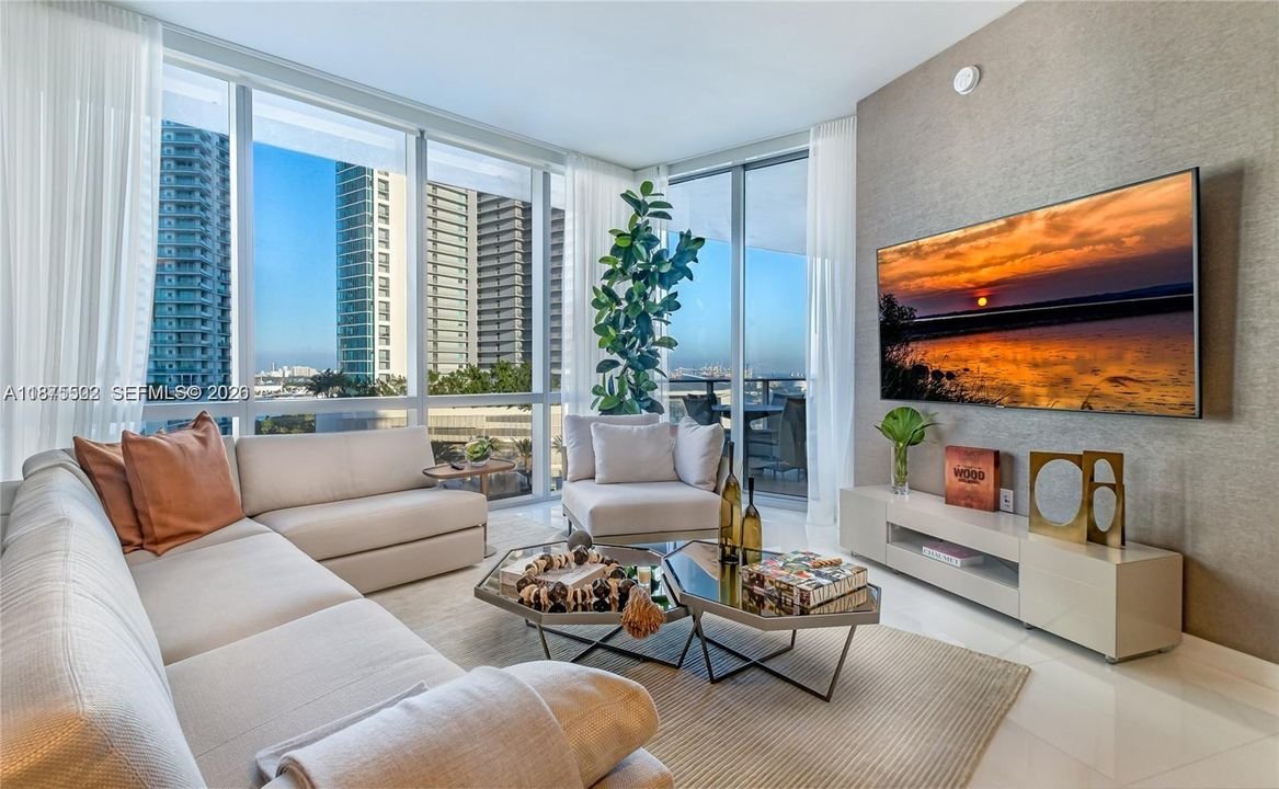 For Sale: $1,150,000 (2 beds, 3 baths, 1552 Square Feet)