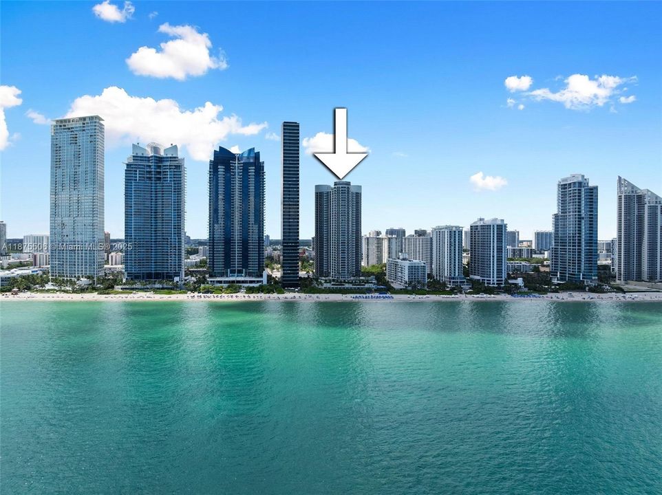 合同活跃: $13,900 (4 贝兹, 4 浴室, 3018 平方英尺)