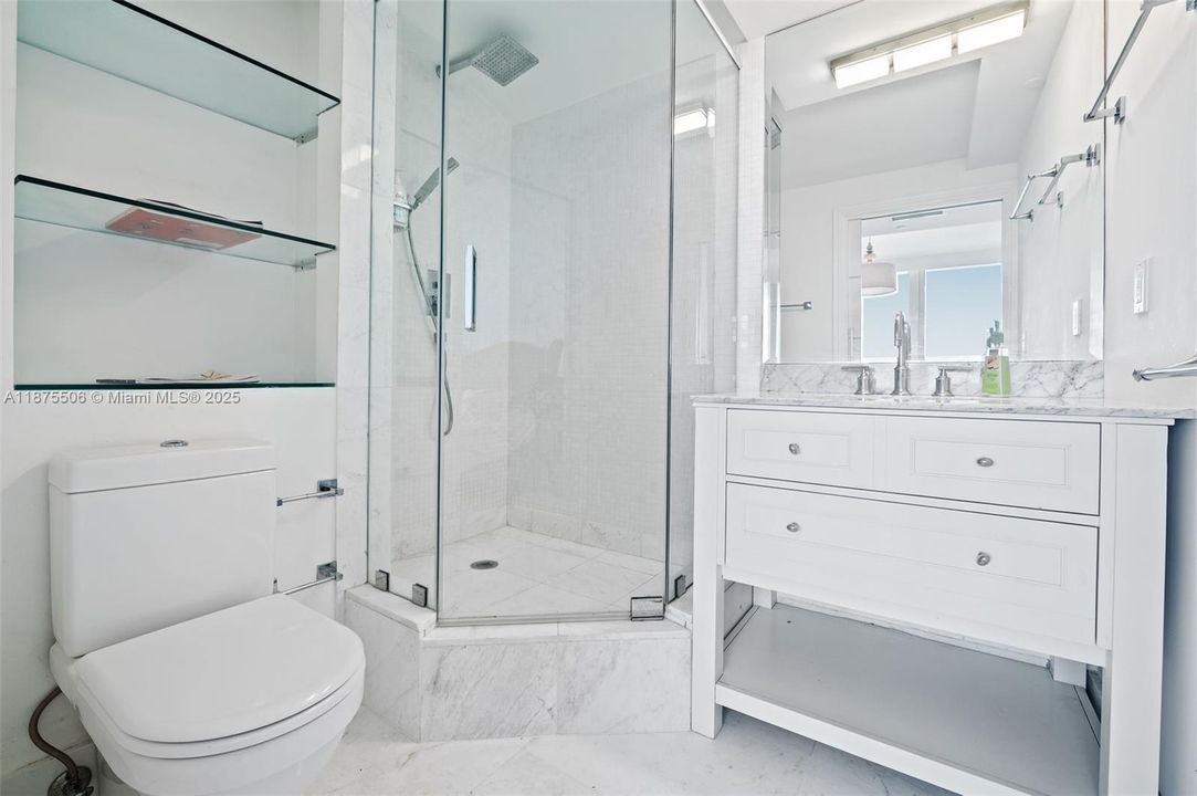 合同活跃: $13,900 (4 贝兹, 4 浴室, 3018 平方英尺)