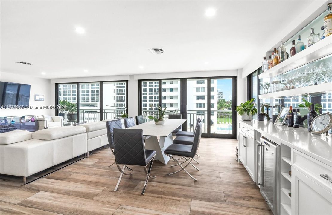 Active With Contract: $699,000 (2 beds, 2 baths, 1970 Square Feet)