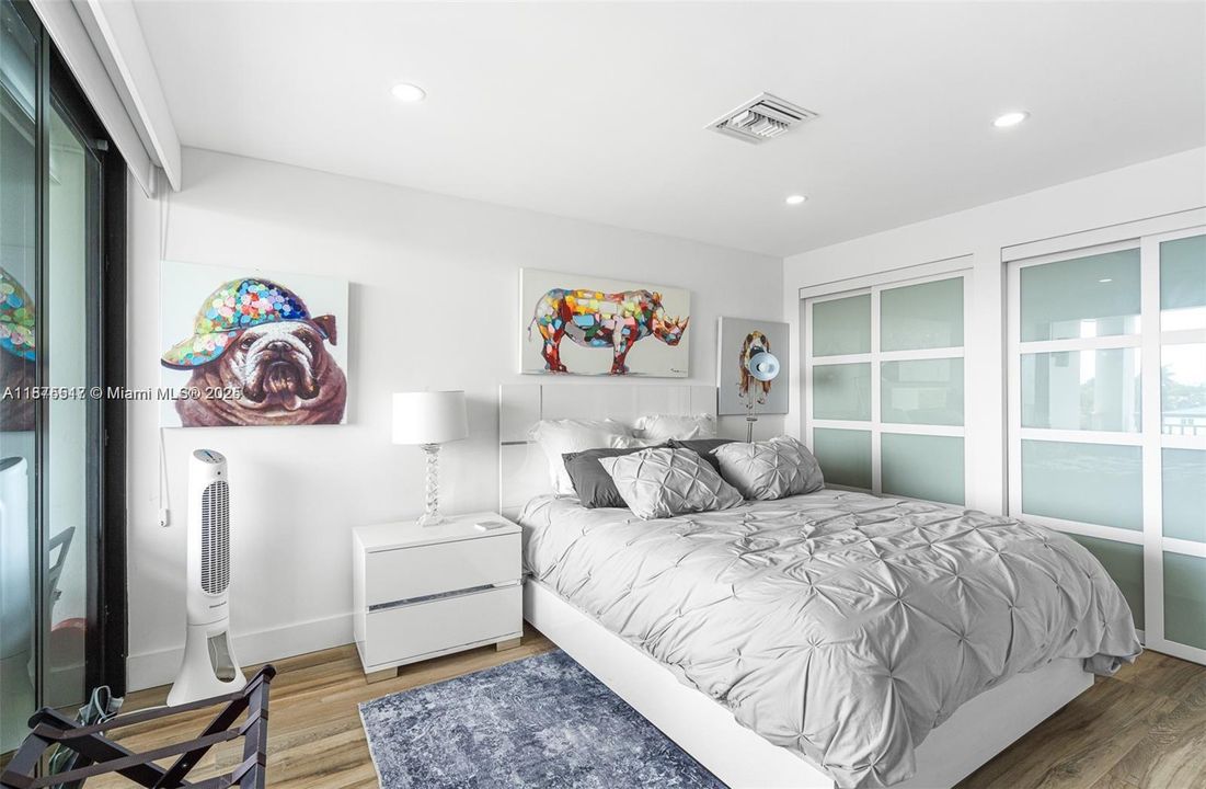 Active With Contract: $699,000 (2 beds, 2 baths, 1970 Square Feet)