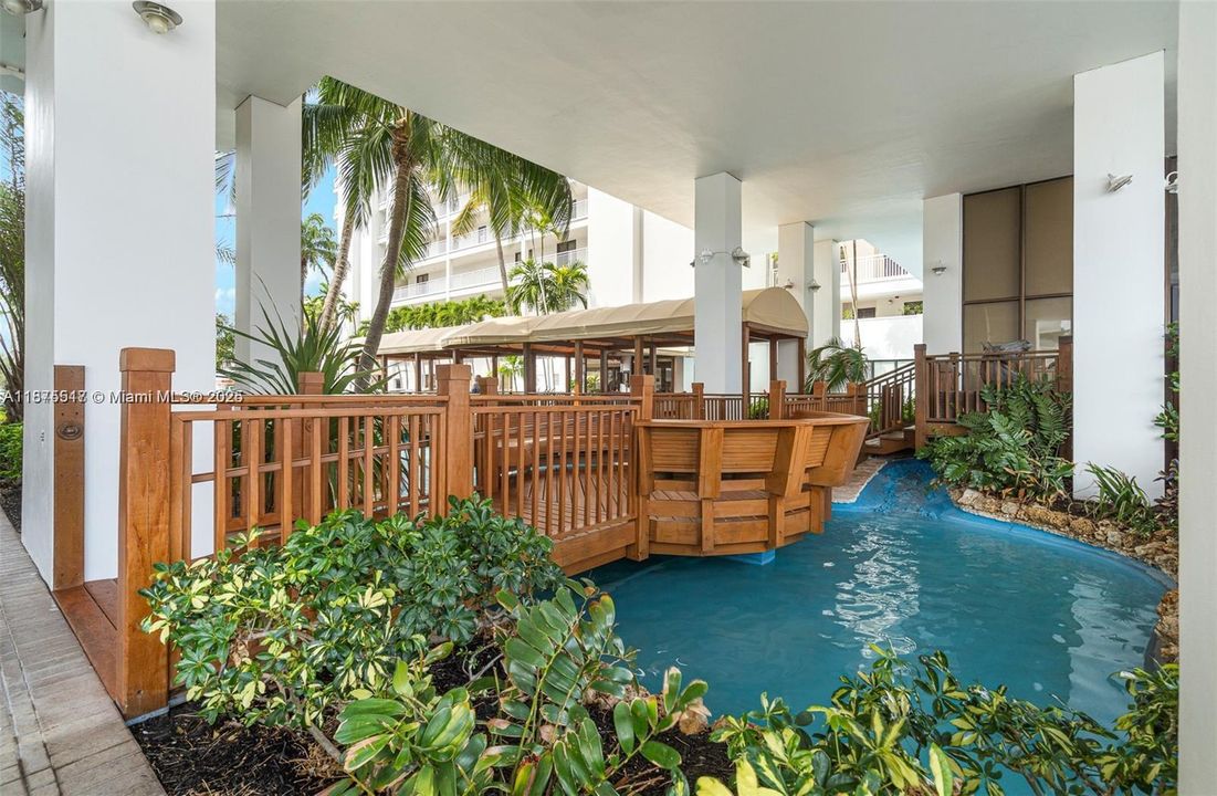 Active With Contract: $699,000 (2 beds, 2 baths, 1970 Square Feet)