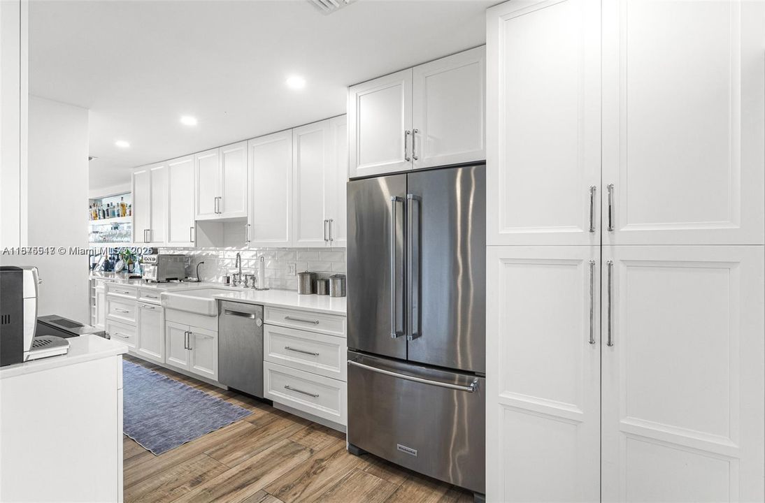 Active With Contract: $699,000 (2 beds, 2 baths, 1970 Square Feet)