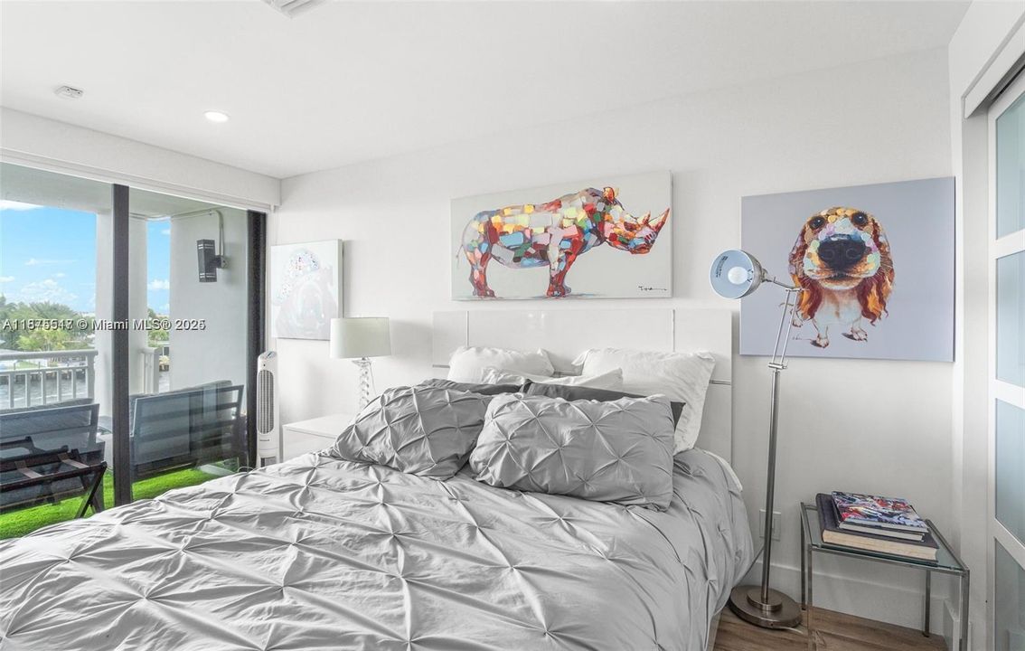 Active With Contract: $699,000 (2 beds, 2 baths, 1970 Square Feet)