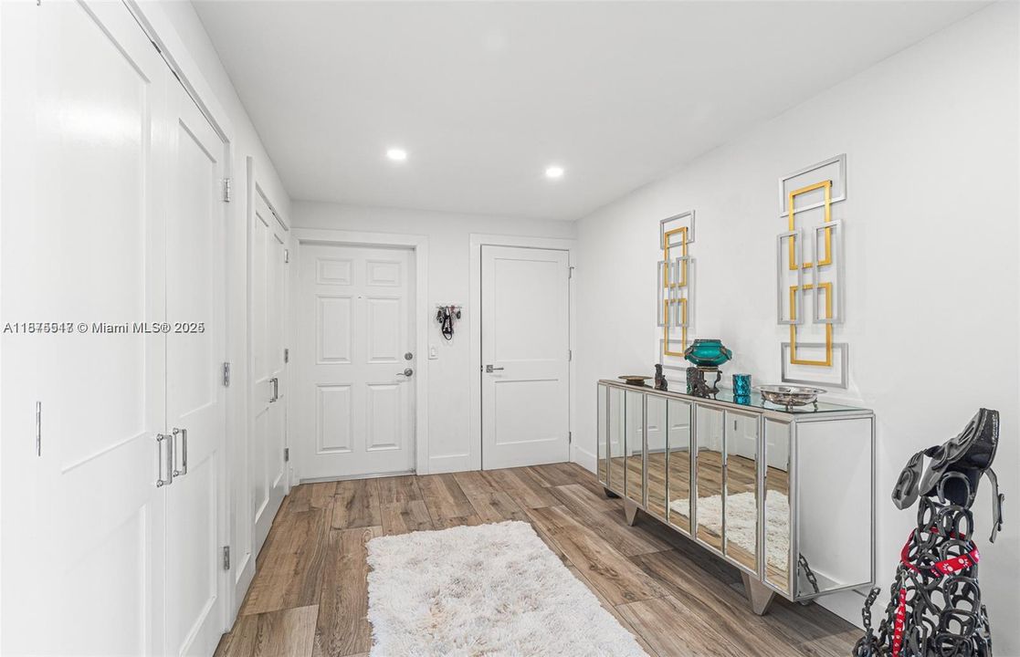 Active With Contract: $699,000 (2 beds, 2 baths, 1970 Square Feet)