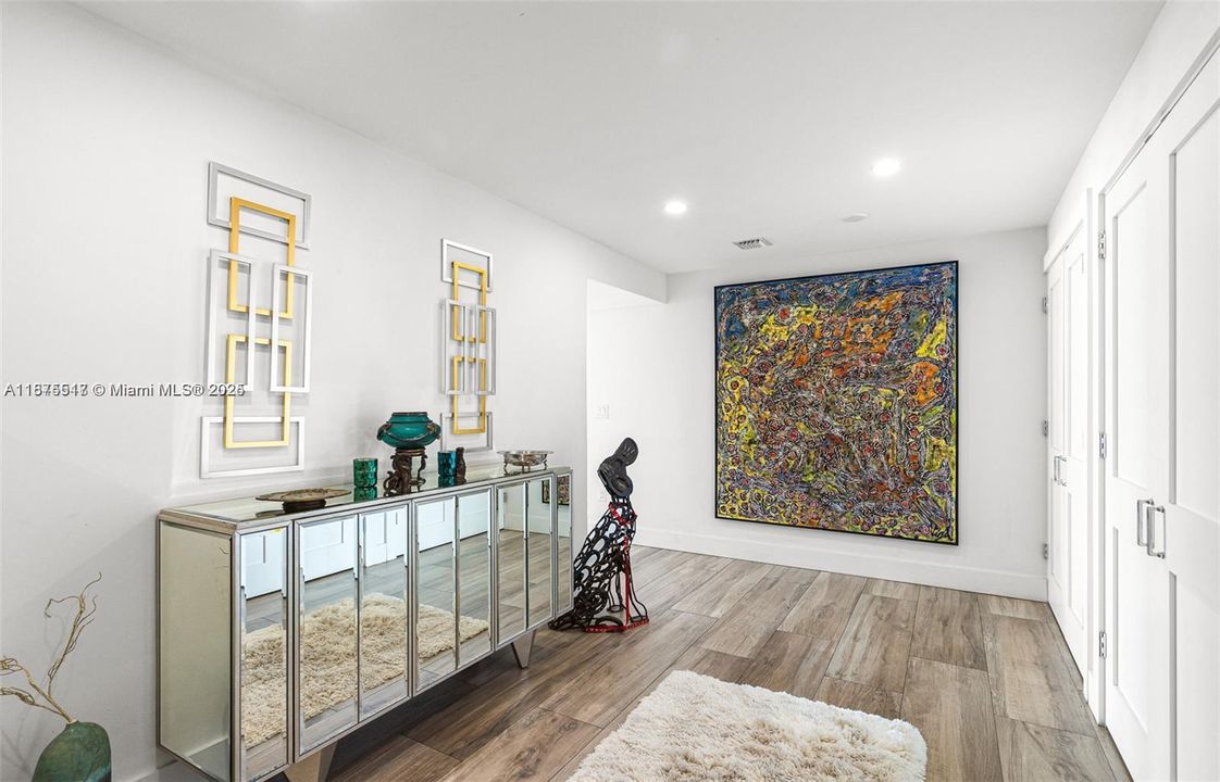 Active With Contract: $699,000 (2 beds, 2 baths, 1970 Square Feet)