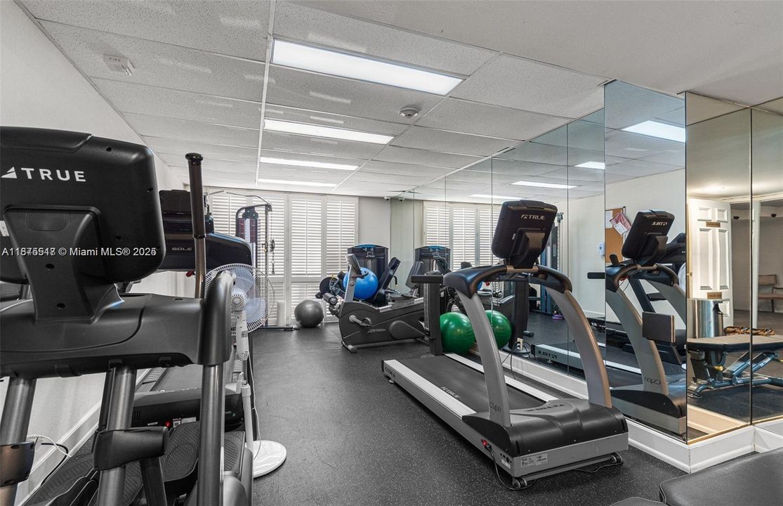 Active With Contract: $699,000 (2 beds, 2 baths, 1970 Square Feet)