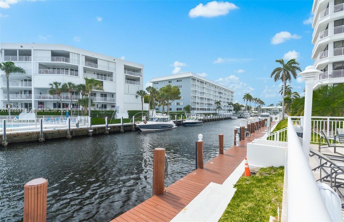 Active With Contract: $699,000 (2 beds, 2 baths, 1970 Square Feet)