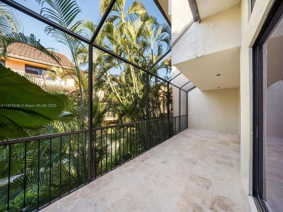 合同活跃: $16,000 (4 贝兹, 4 浴室, 3493 平方英尺)