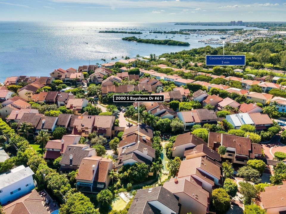 合同活跃: $16,000 (4 贝兹, 4 浴室, 3493 平方英尺)