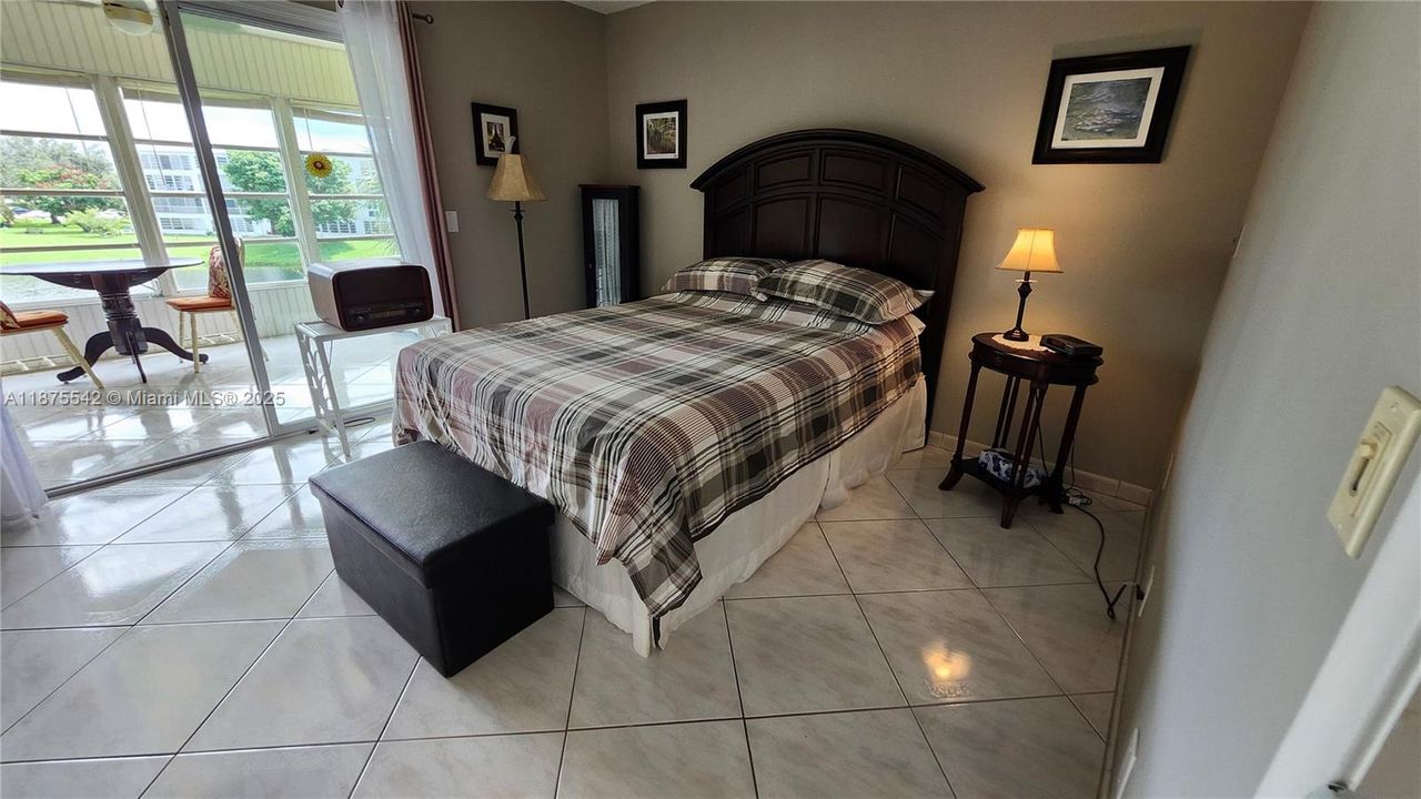 待售: $99,000 (1 贝兹, 1 浴室, 585 平方英尺)