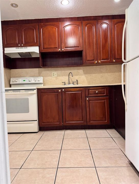 Недавно арендовано: $1,700 (2 спален, 2 ванн, 931 Квадратных фут)