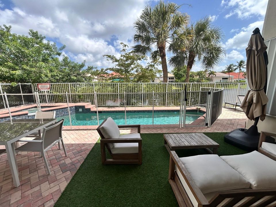 For Rent: $14,000 (4 beds, 2 baths, 2866 Square Feet)