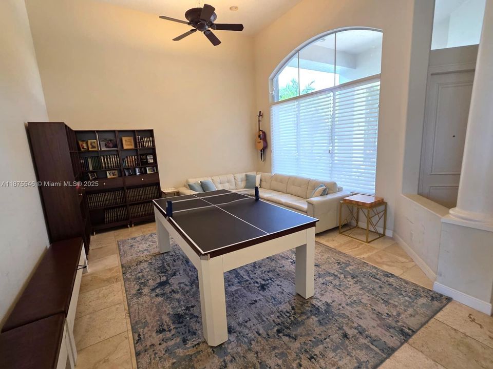 For Rent: $14,000 (4 beds, 2 baths, 2866 Square Feet)