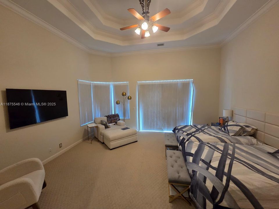 For Rent: $14,000 (4 beds, 2 baths, 2866 Square Feet)