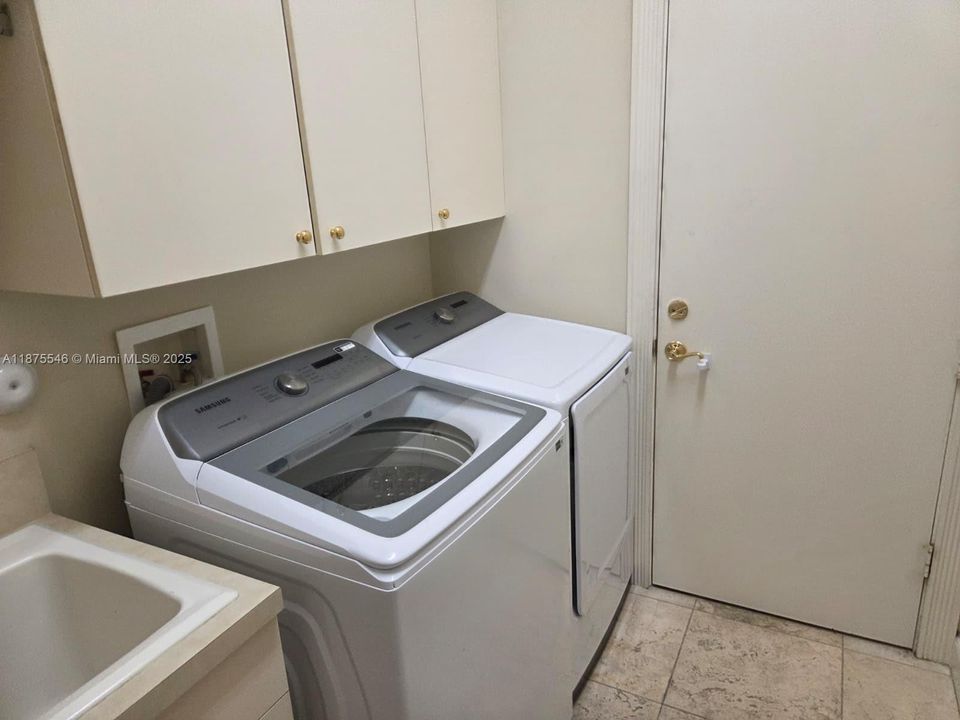 For Rent: $14,000 (4 beds, 2 baths, 2866 Square Feet)