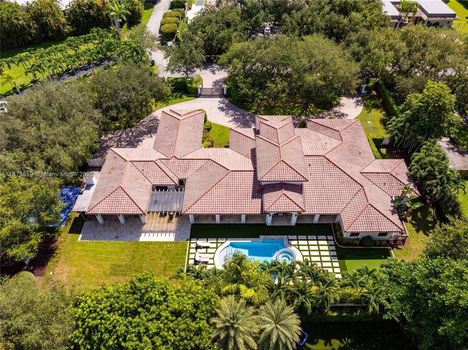 最近售出: $4,750,000 (6 贝兹, 6 浴室, 5897 平方英尺)