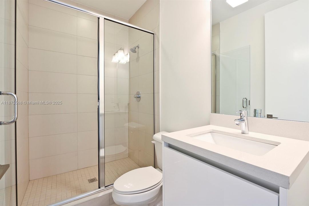 Под контрактом: $8,500 (5 спален, 5 ванн, 3113 Квадратных фут)