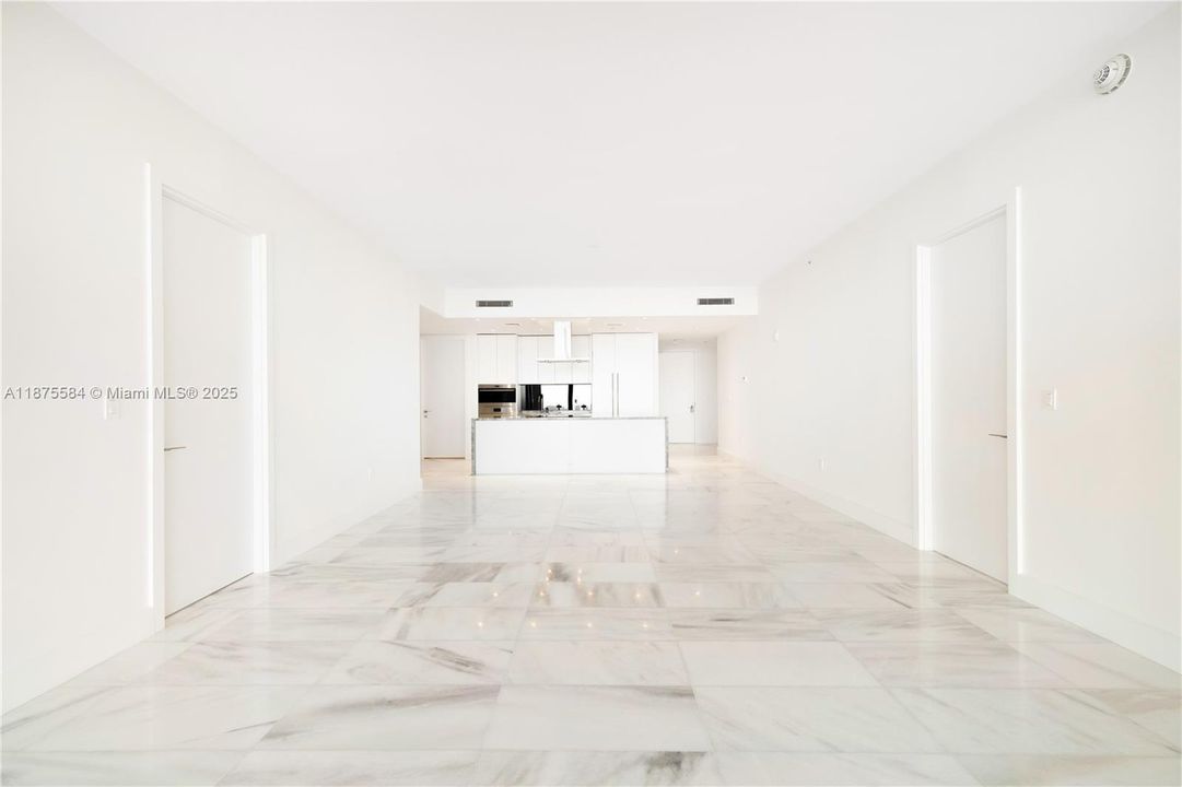 На продажу: $2,250,000 (2 спален, 3 ванн, 2348 Квадратных фут)