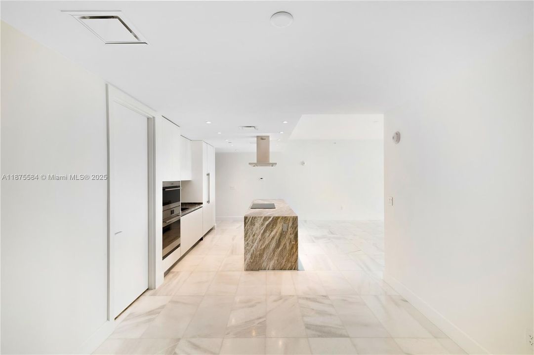 На продажу: $2,250,000 (2 спален, 3 ванн, 2348 Квадратных фут)