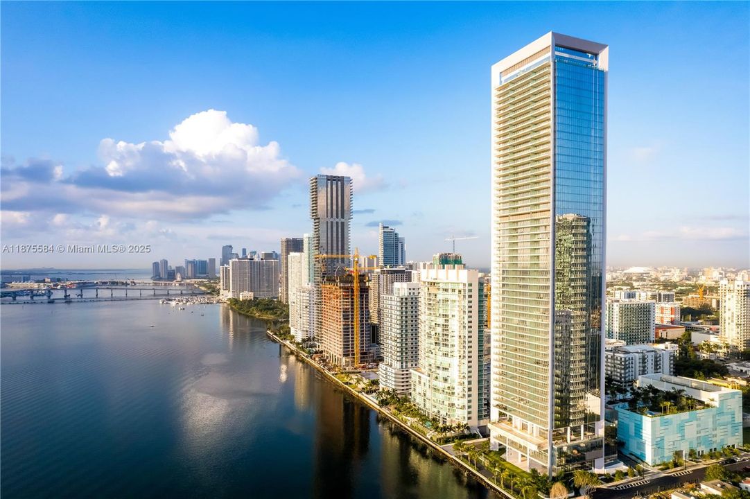 На продажу: $2,250,000 (2 спален, 3 ванн, 2348 Квадратных фут)