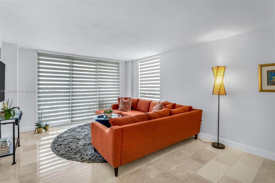 Recently Sold: $493,000 (1 beds, 1 baths, 812 Square Feet)