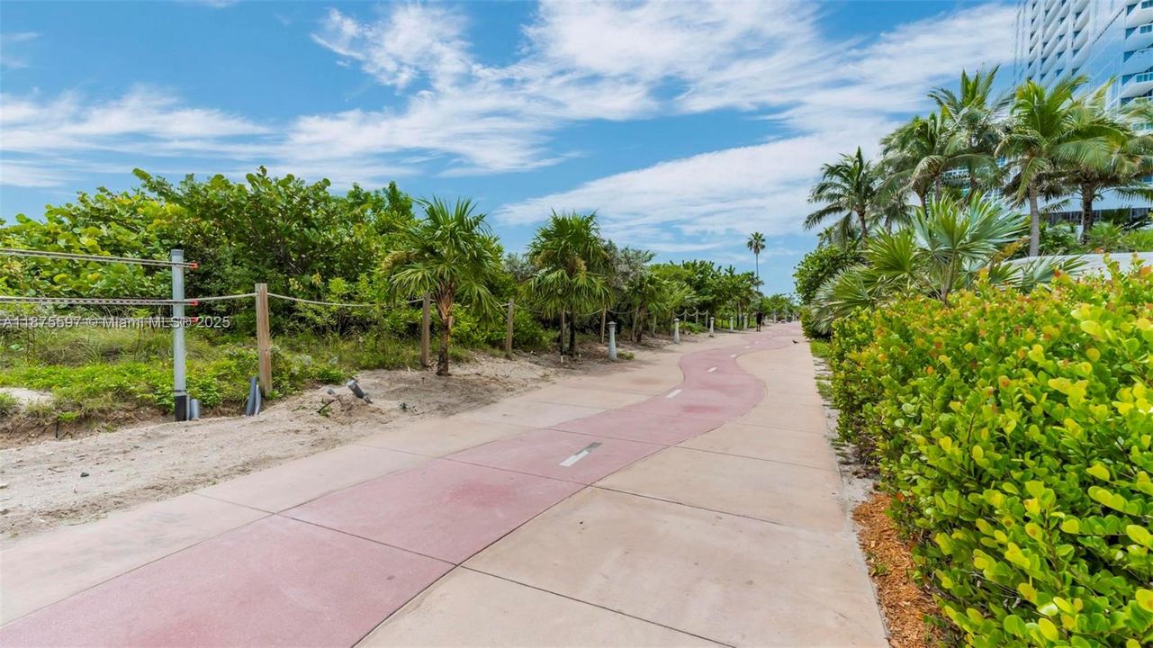 Recently Sold: $493,000 (1 beds, 1 baths, 812 Square Feet)