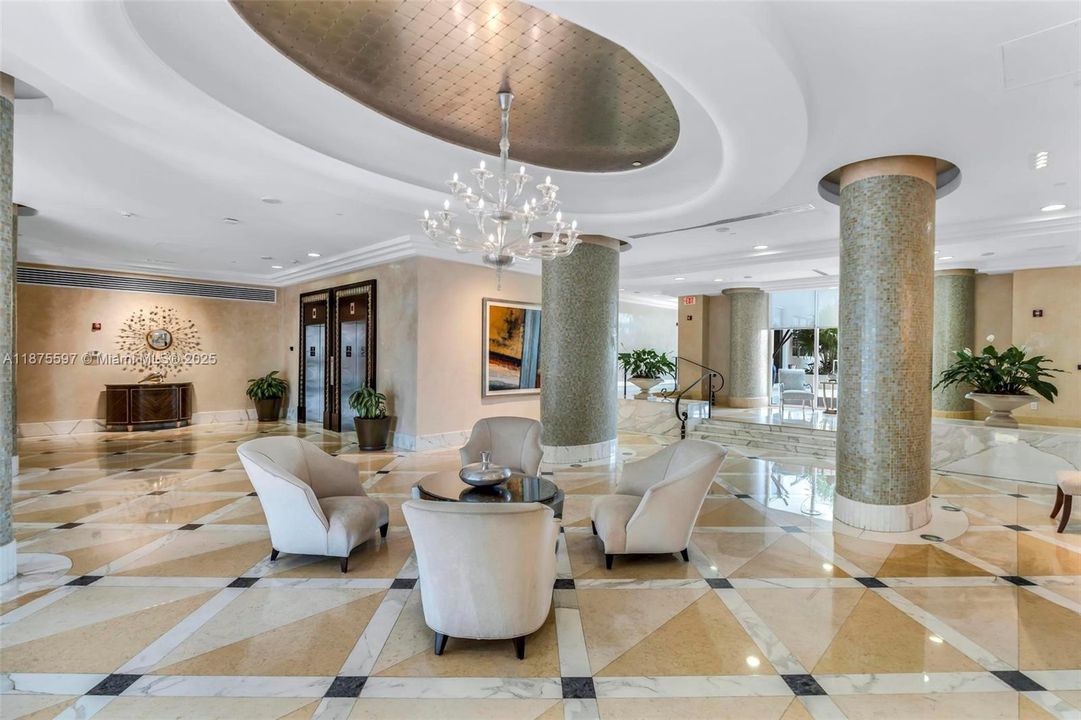 Recently Sold: $493,000 (1 beds, 1 baths, 812 Square Feet)