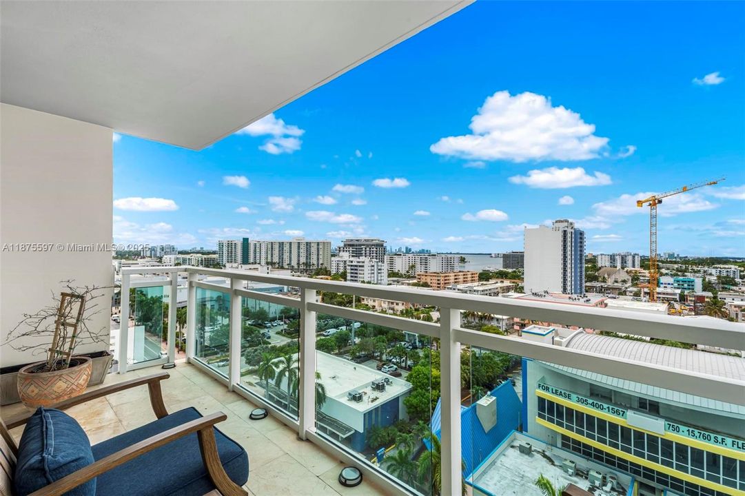 Recently Sold: $493,000 (1 beds, 1 baths, 812 Square Feet)