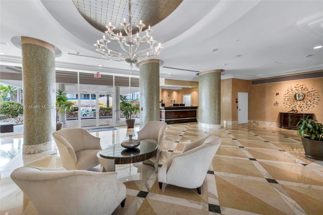 Recently Sold: $493,000 (1 beds, 1 baths, 812 Square Feet)