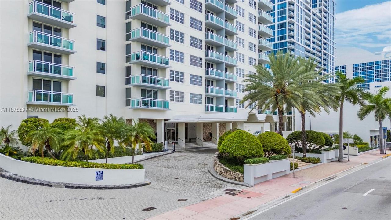 Recently Sold: $493,000 (1 beds, 1 baths, 812 Square Feet)